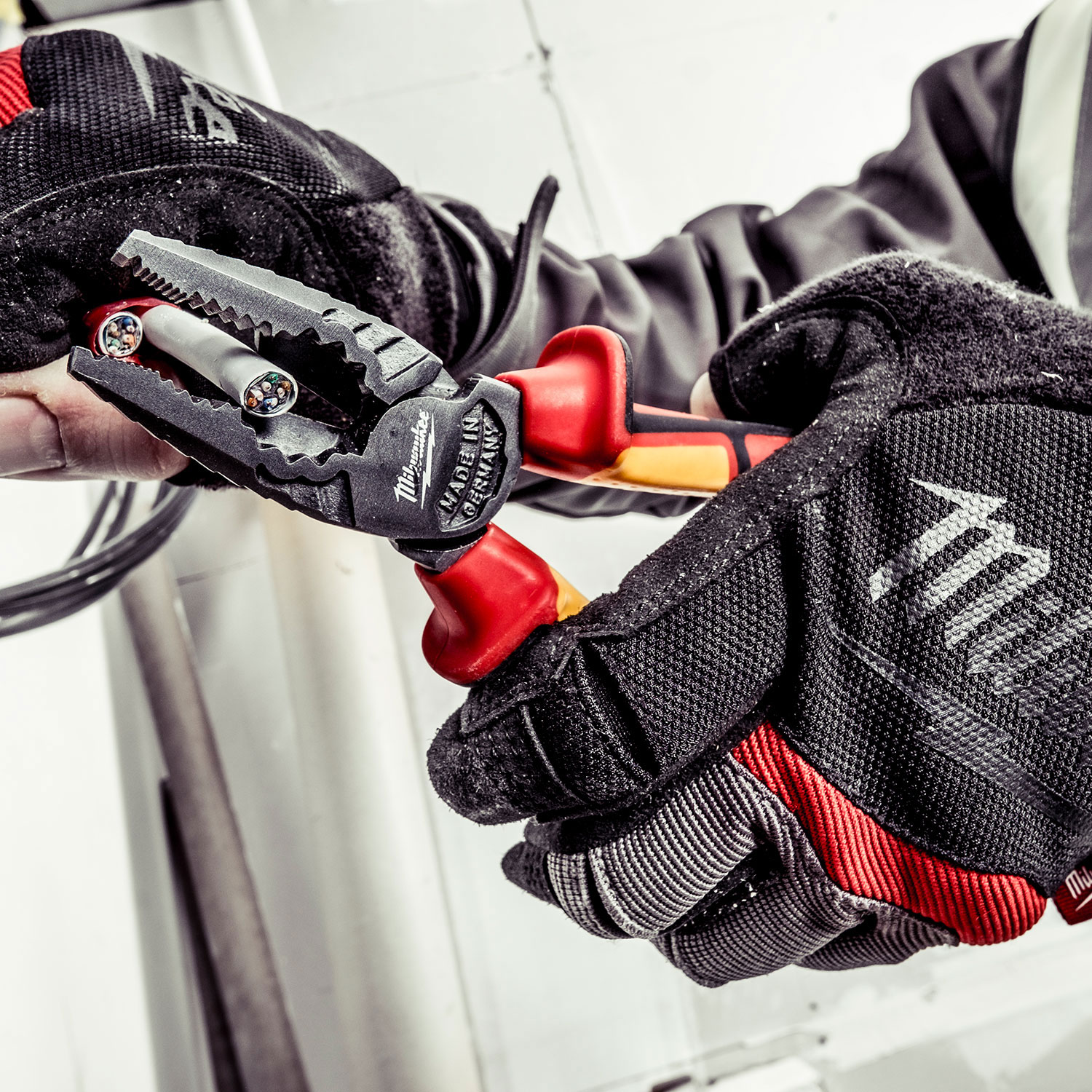 18507-milwaukee-pliers.jpg