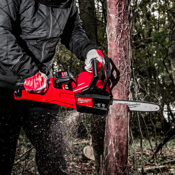 Milwaukee M18FCHSC 18V Fuel 30cm Chainsaw c/w 1x 12.0Ah Batt - Protrade