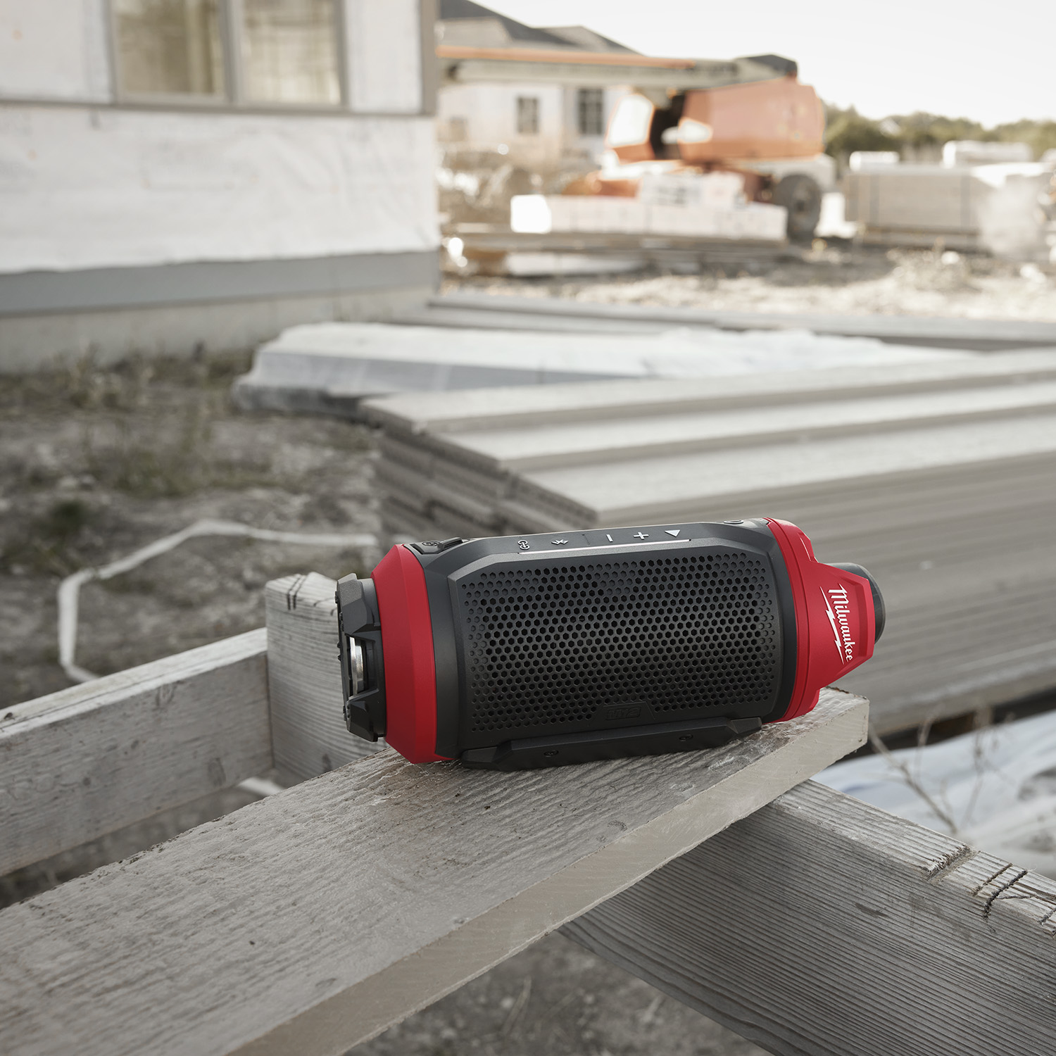 34434-milwaukee-speaker3.jpg