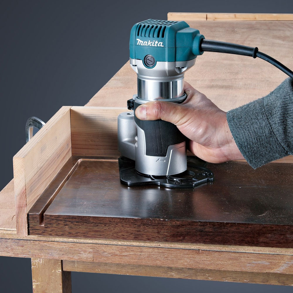 34571-makita2-rt0700c.jpg