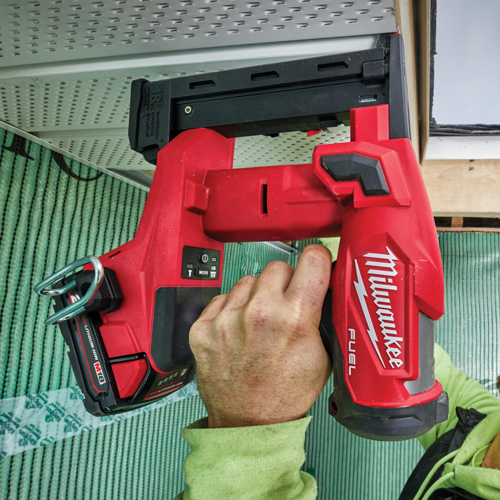 Milwaukee M18FNCS18GS 18V Fuel ¼'' Crown Stapler c/w 2x2.0Ah Protrade