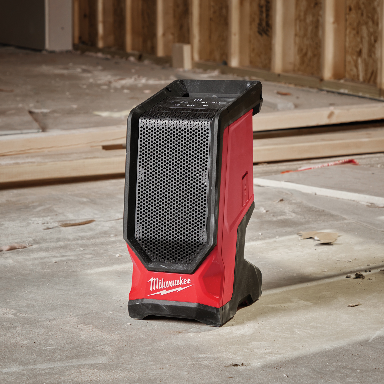 34960-milw-jobsite-spkr-23.jpg