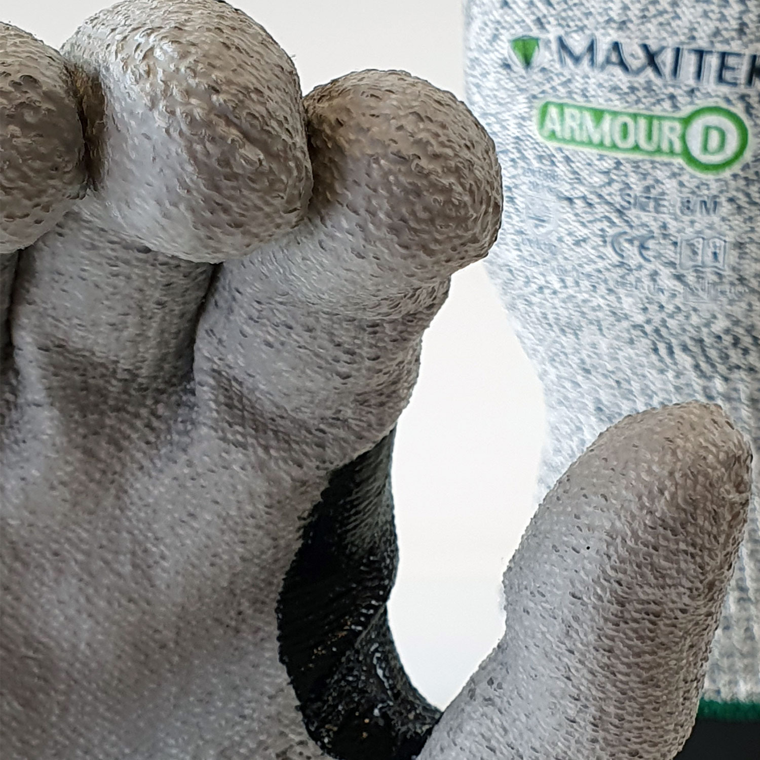 73318-armourd-glove-detail.jpg