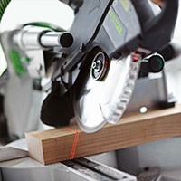 Compound mitre saw