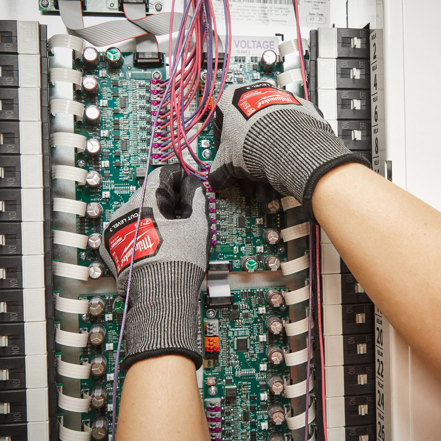 milwaukee-hi-dex-c-gloves2.jpg