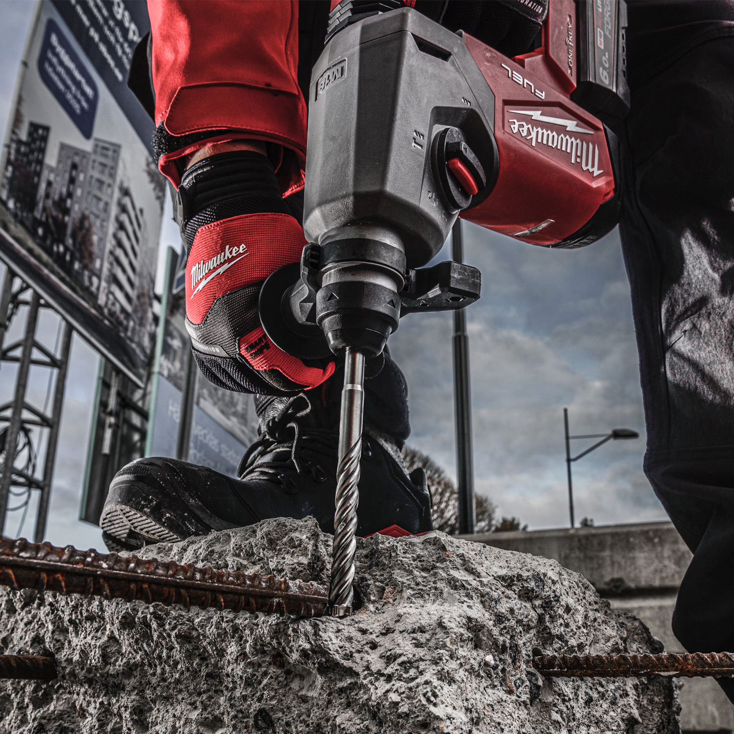 milwaukee-pad-pro-gloves-2.jpg